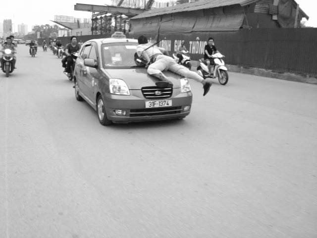 Bất chấp luật lệ giao thông