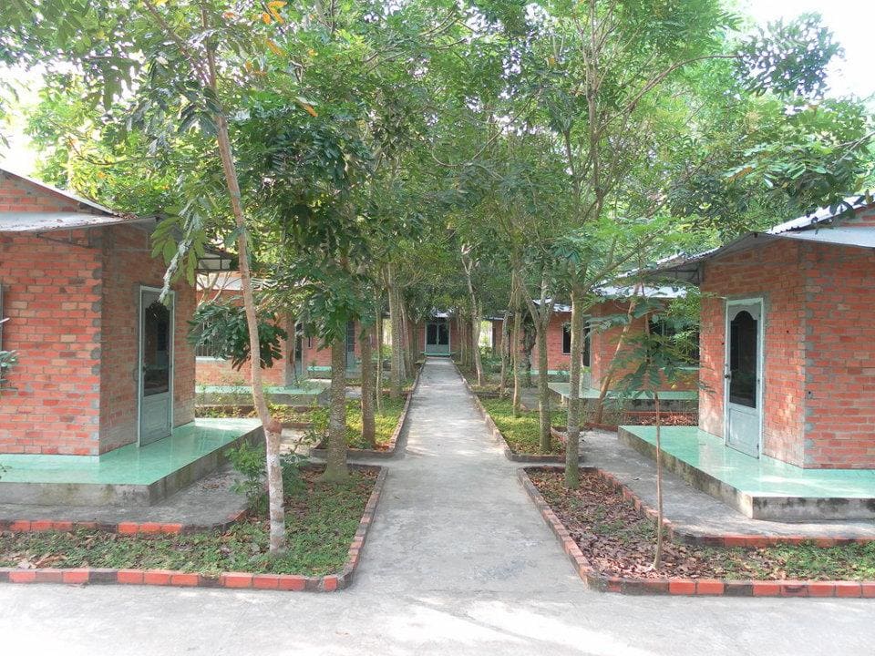 Nhà thất trong khuôn viên Chùa Am