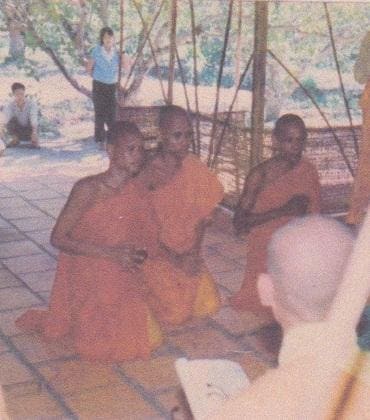 Những tu sĩ Campuchia cũng đến Chùa Am tu học
