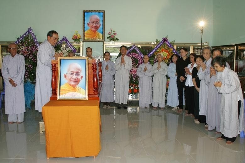 Tang lễ Trưởng lão Thích Thông Lạc