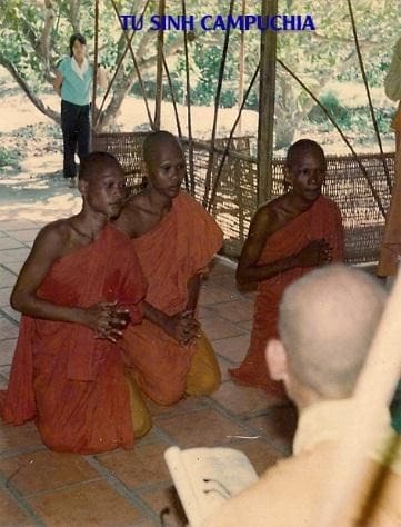 Tu sinh người Cam-pu-chia tại Tu Viện Chơn Như